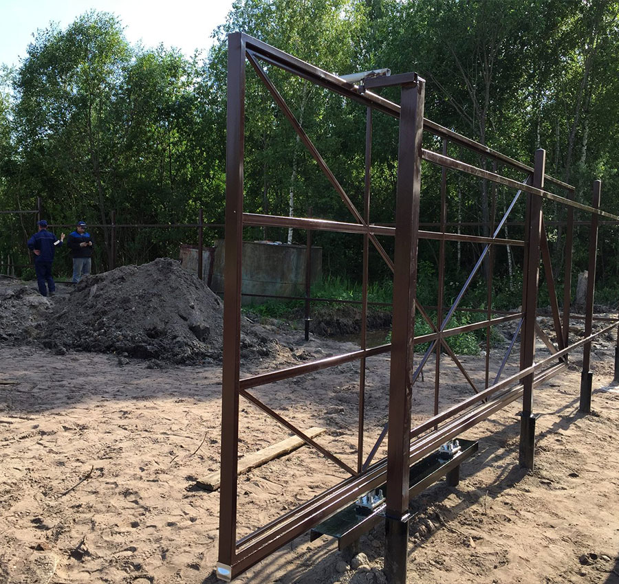 Варианты ворот на винтовых сваях в Белгородской области